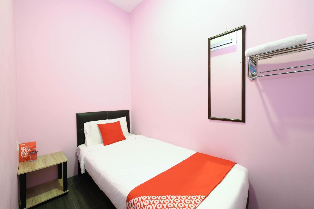 Oyo 1125 Ir Inn Hotel Skudai Exterior photo