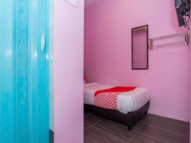 Oyo 1125 Ir Inn Hotel Skudai Exterior photo