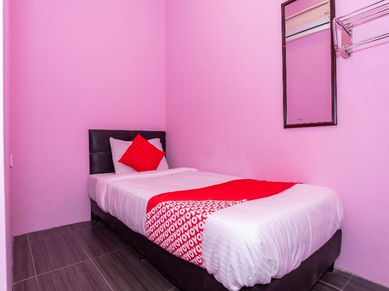 Oyo 1125 Ir Inn Hotel Skudai Exterior photo