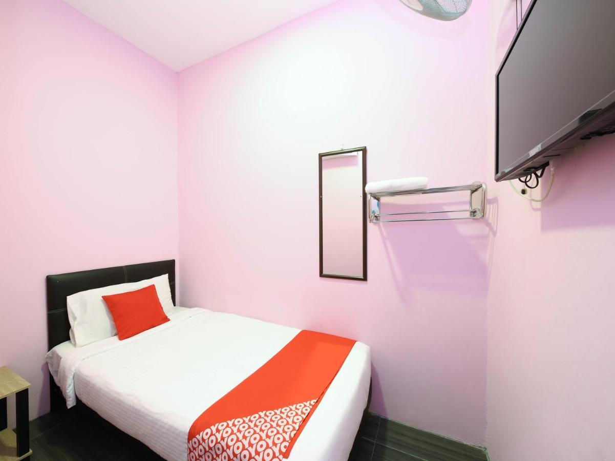 Oyo 1125 Ir Inn Hotel Skudai Exterior photo